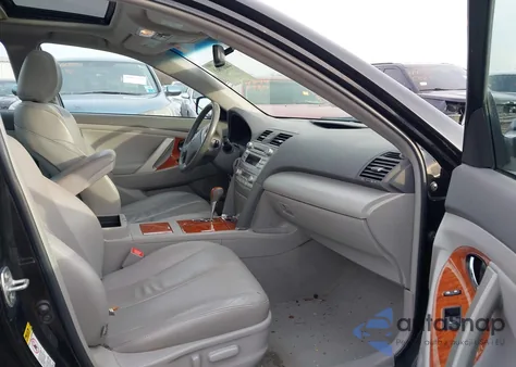 2011 Toyota Camry Xle z USA, uszkodzony, nr VIN 4T4BF3EK3BR168182